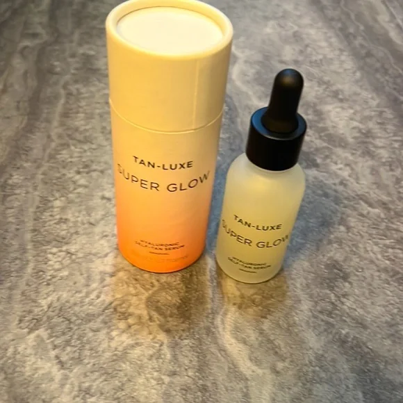 Tan Luxe - Super Glow Hyaluronic Acid Self Tan Serum - 30ml - Picture 1 of 3